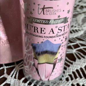 IT Cosmetics Brush & Case Duo